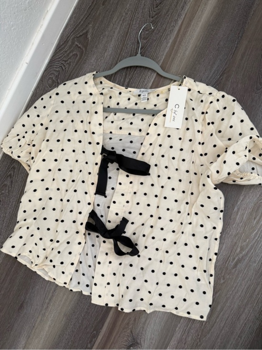NWT C by One Polka Dot Tie Front Top Size Medium
